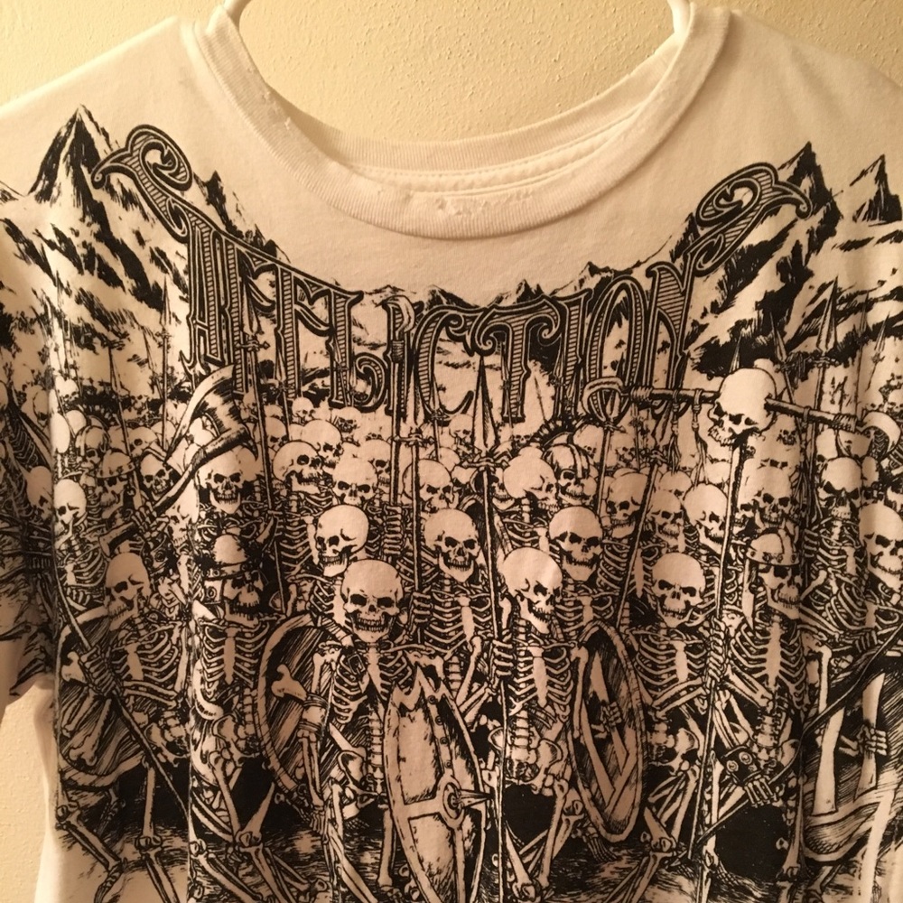 Men’s Affliction T-shirt medium
